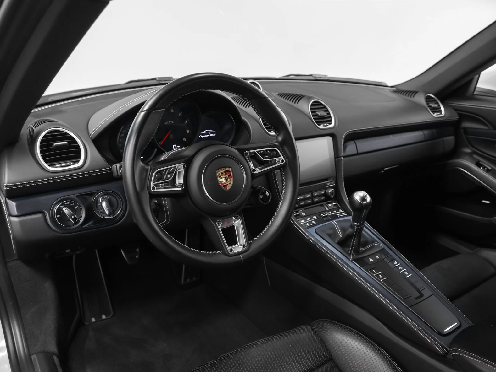 2023 Porsche 718 Cayman GTS 4.0 Manual interior, dashboard