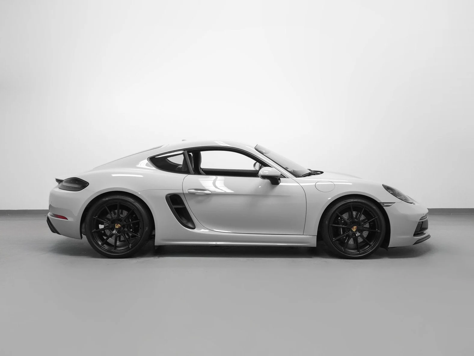 2023 Porsche 718 Cayman GTS 4.0 Manual, side profile, Chalk