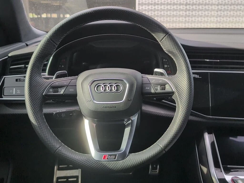 2025 Audi RS Q8 performance interior