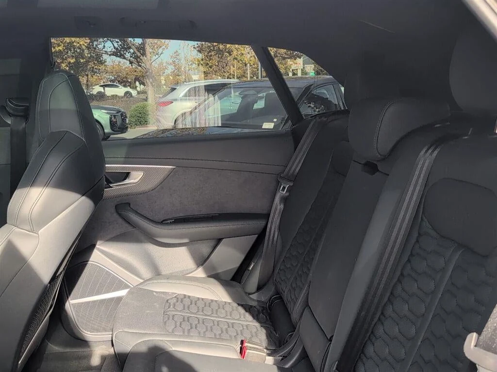 2025 Audi RS Q8 performance interior, seats