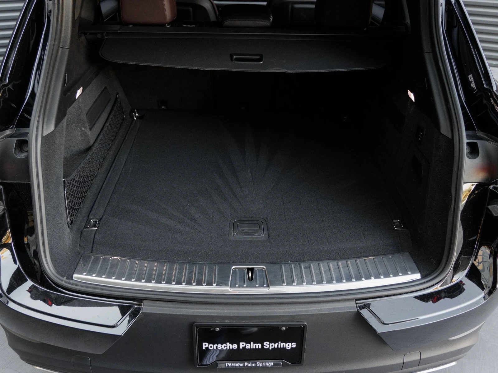 2026 Porsche Cayenne E-Hybrid trunk