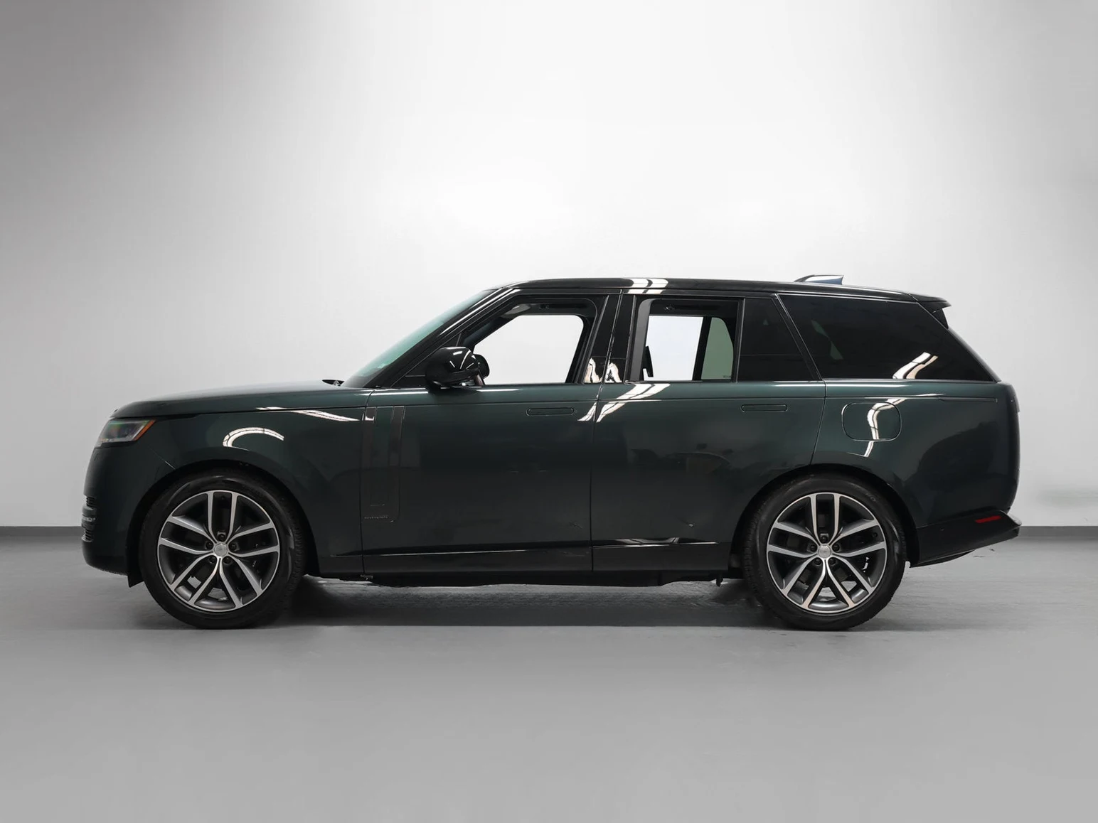 2025 Land Rover Range Rover Plug-In Hybrid Autobiography for sale, exterior, Belgravia Green Metallic
