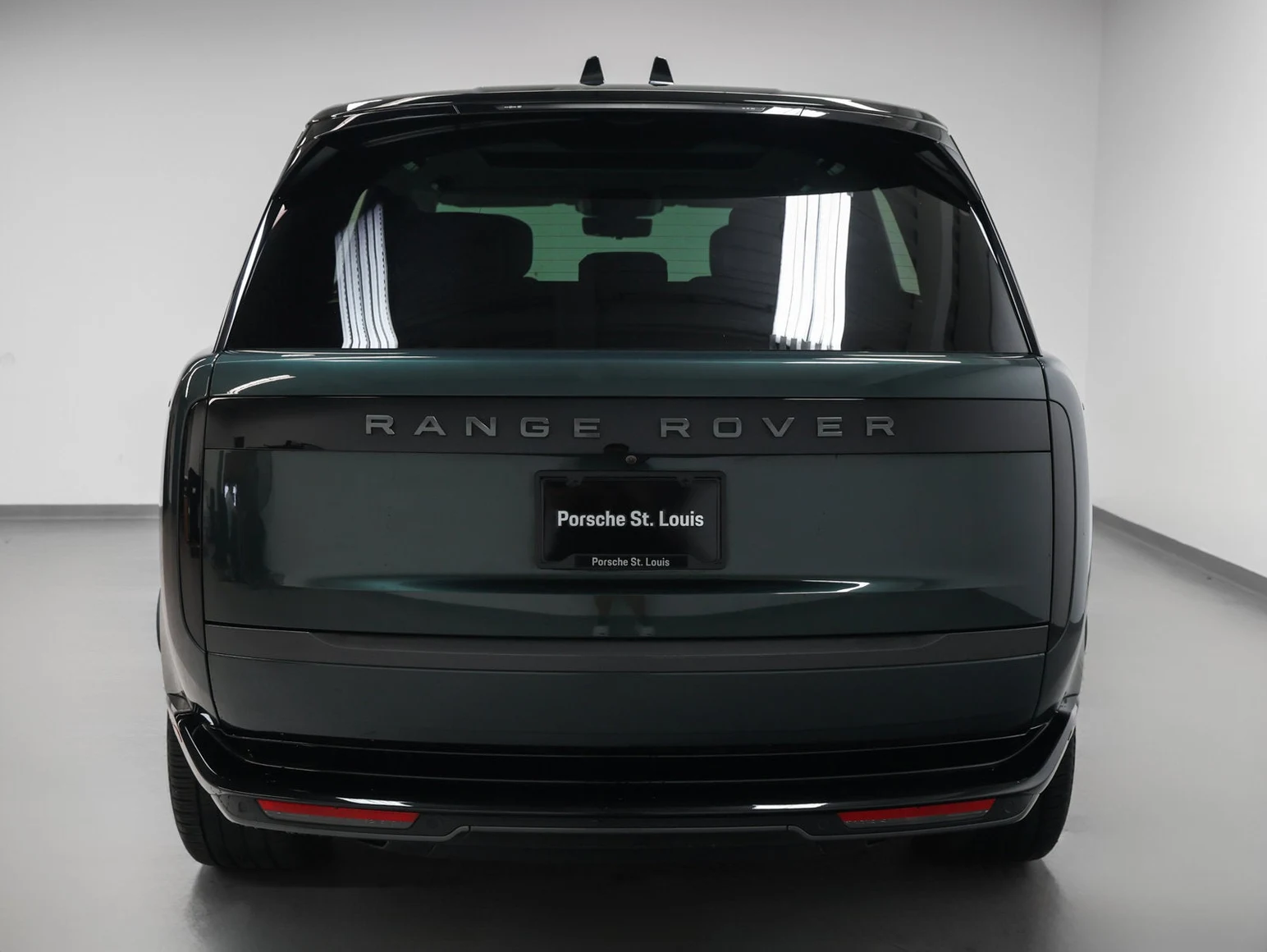 2025 Land Rover Range Rover Plug-In Hybrid Autobiography for sale, exterior, Belgravia Green Metallic