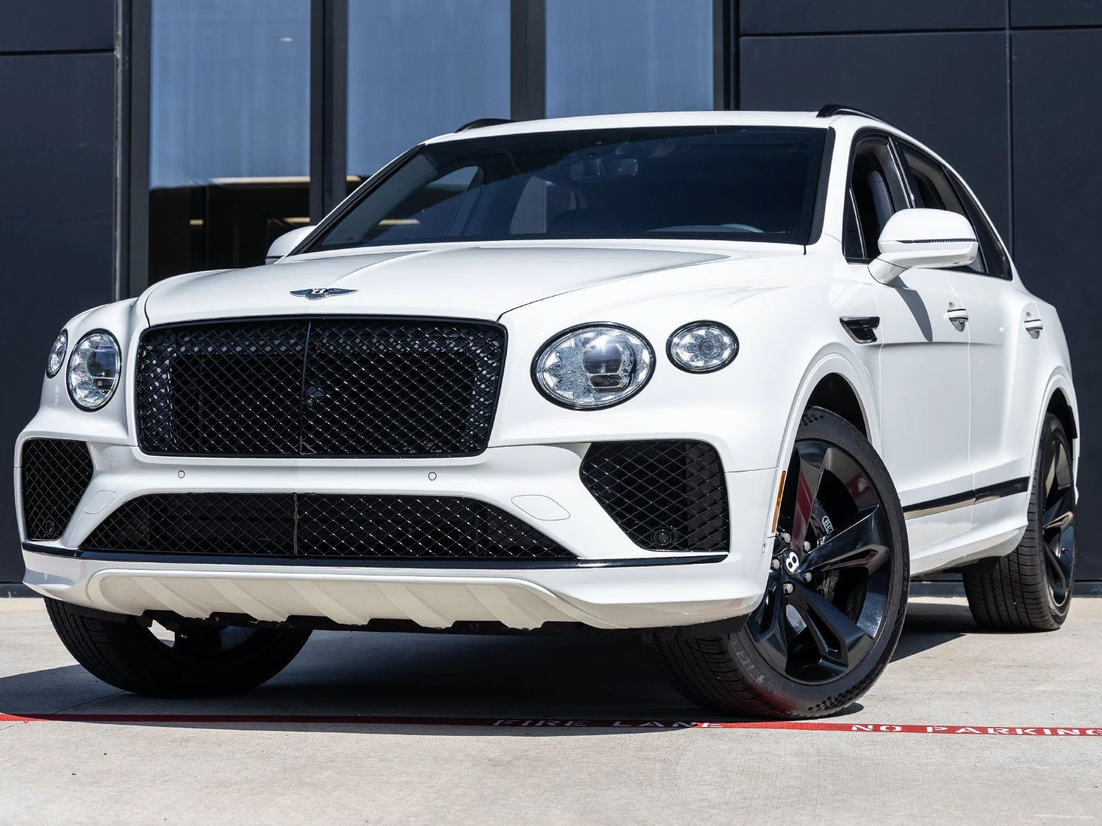 2021 Bentley Bentayga V8, exterior view