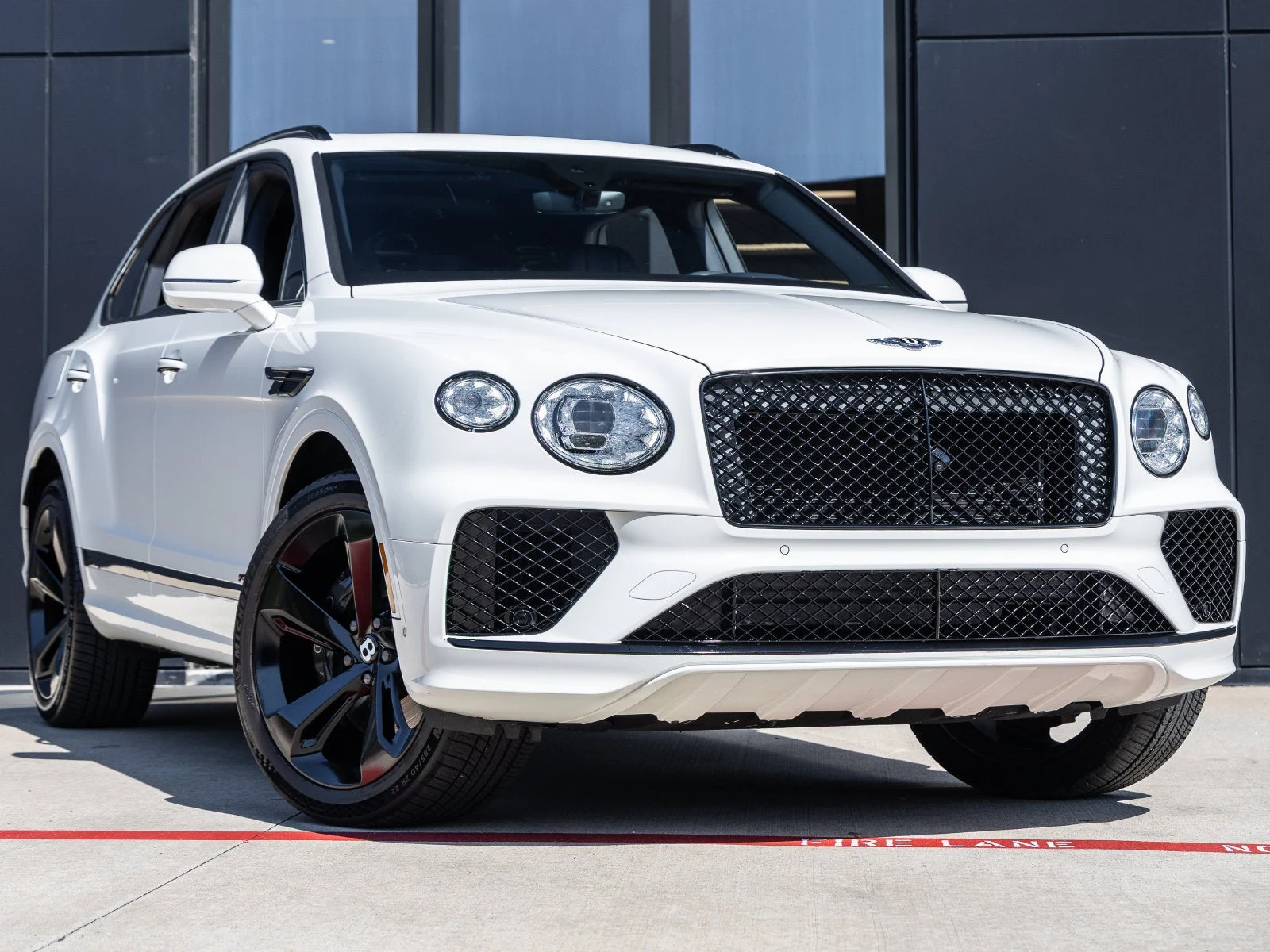 2021 Bentley Bentayga V8 for sale, exterior, Glacier White