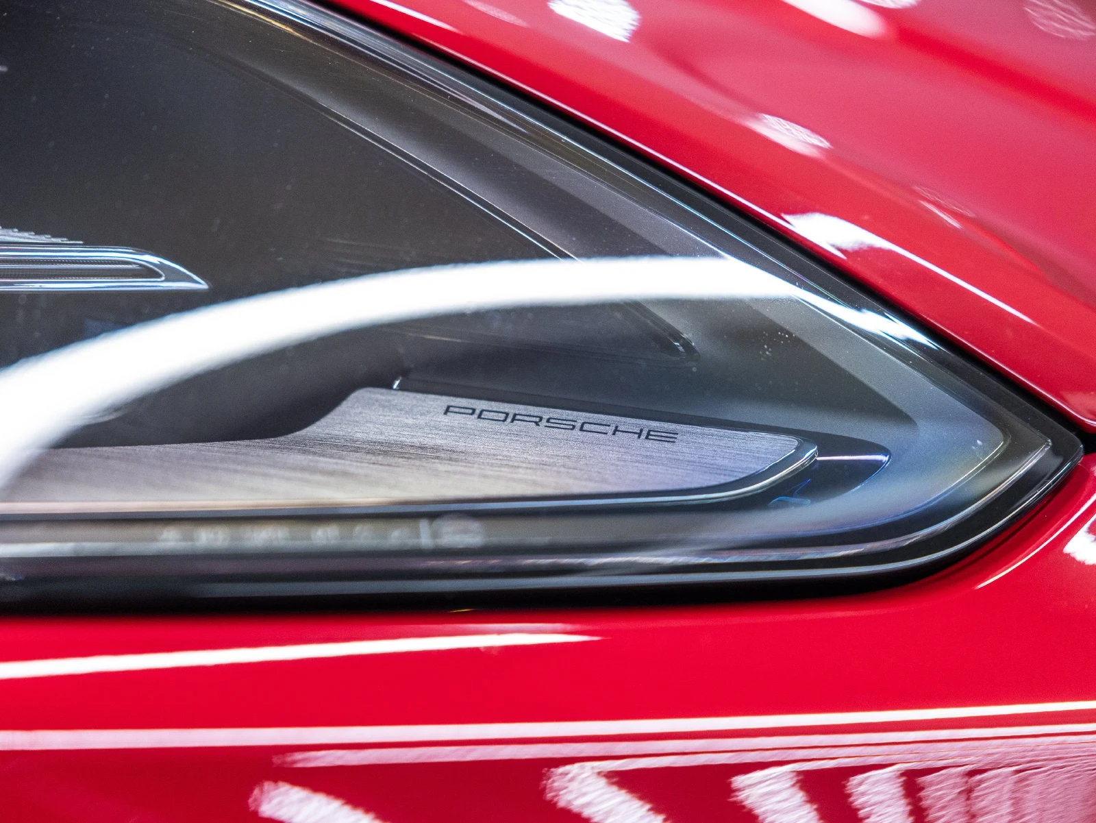 2025 Porsche Cayenne E-Hybrid Coupe, detail