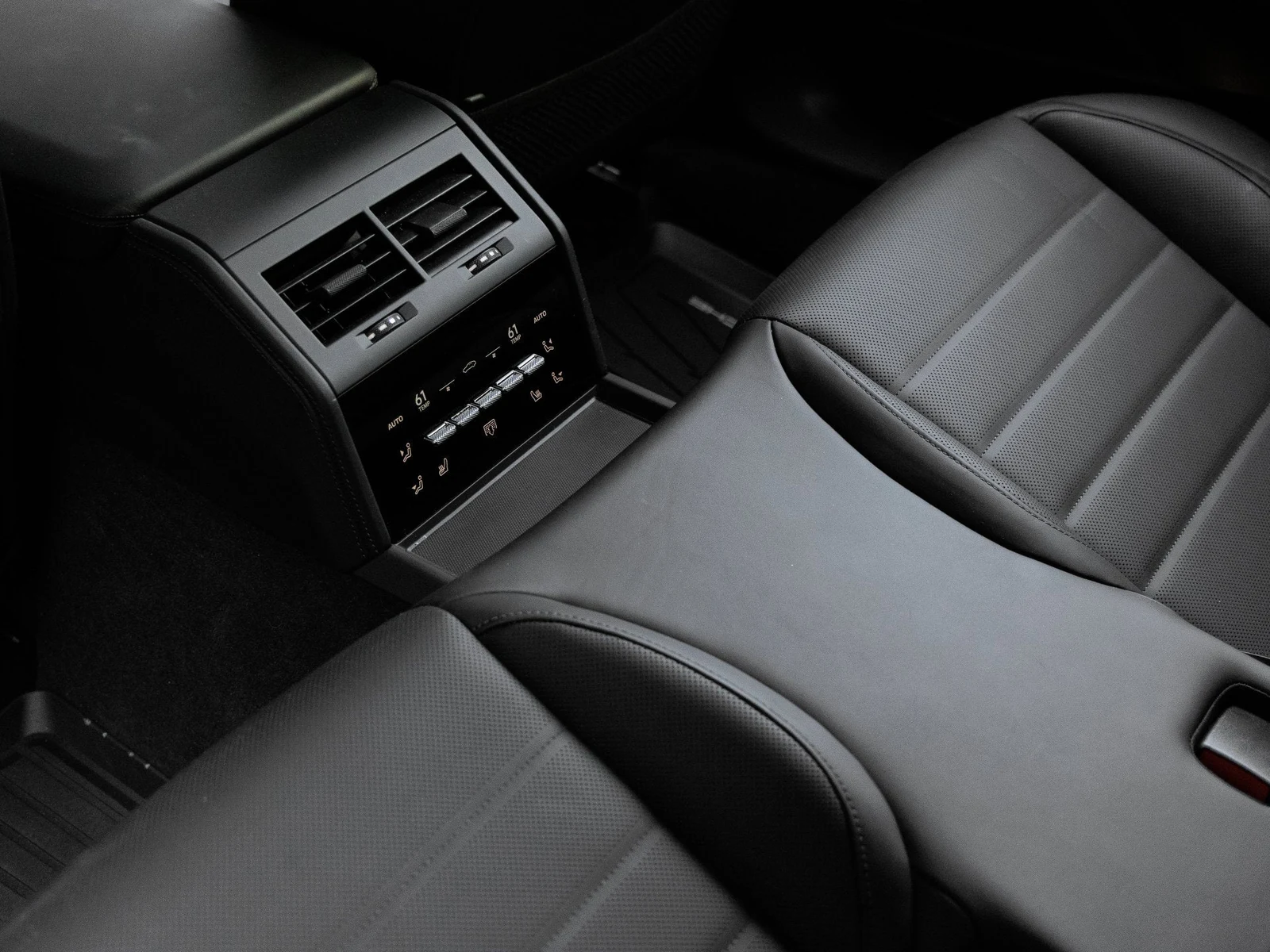 2025 Porsche Panamera interior, Black leather