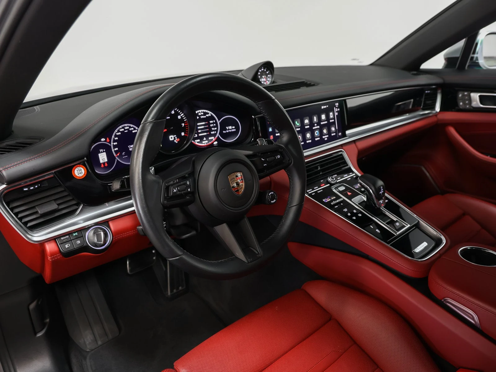 2023 Porsche Panamera 4S interior, dashboard, Black / Bordeaux Red leather