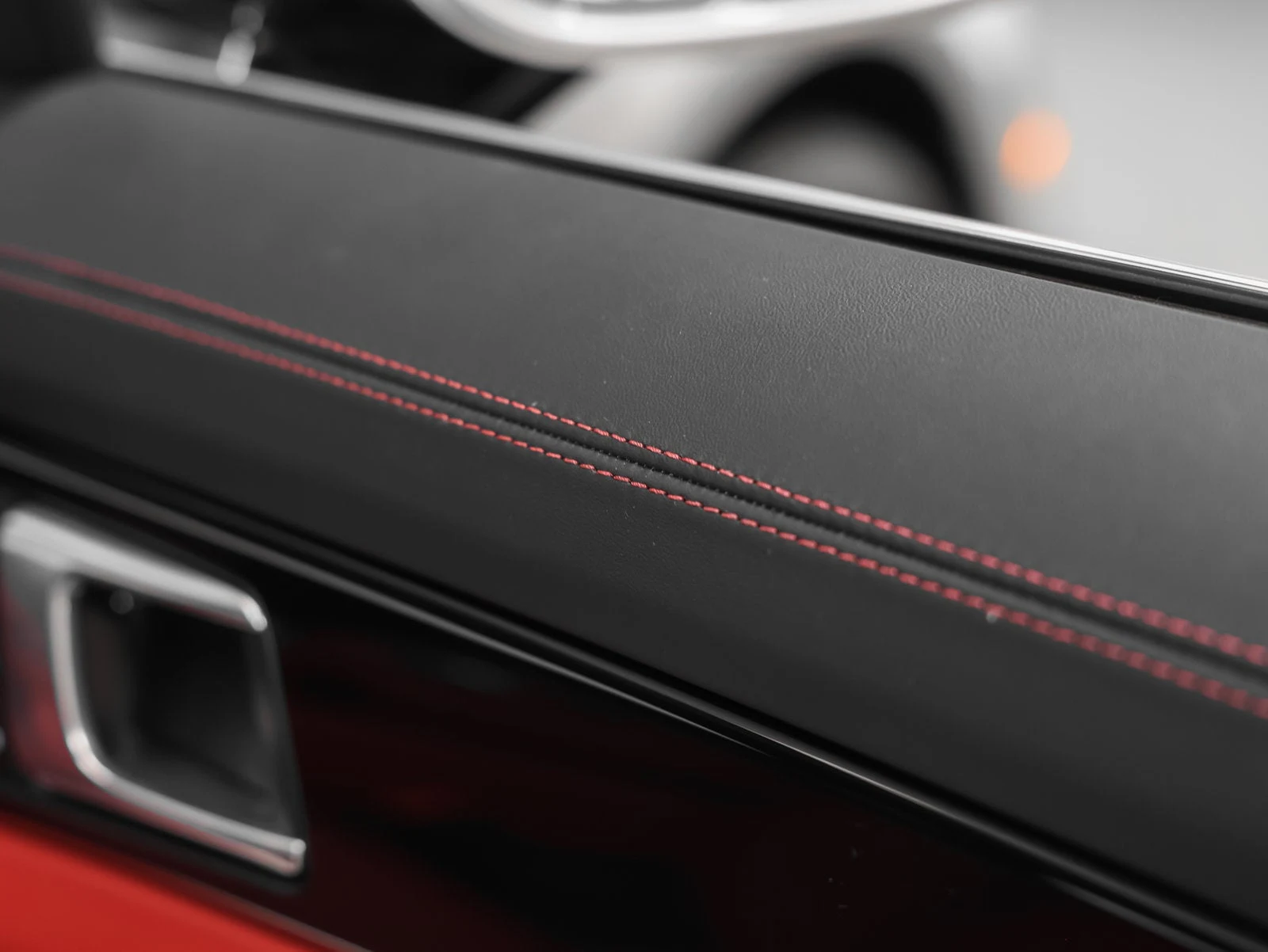 2023 Porsche Panamera 4S interior, door panel, Black / Bordeaux Red leather