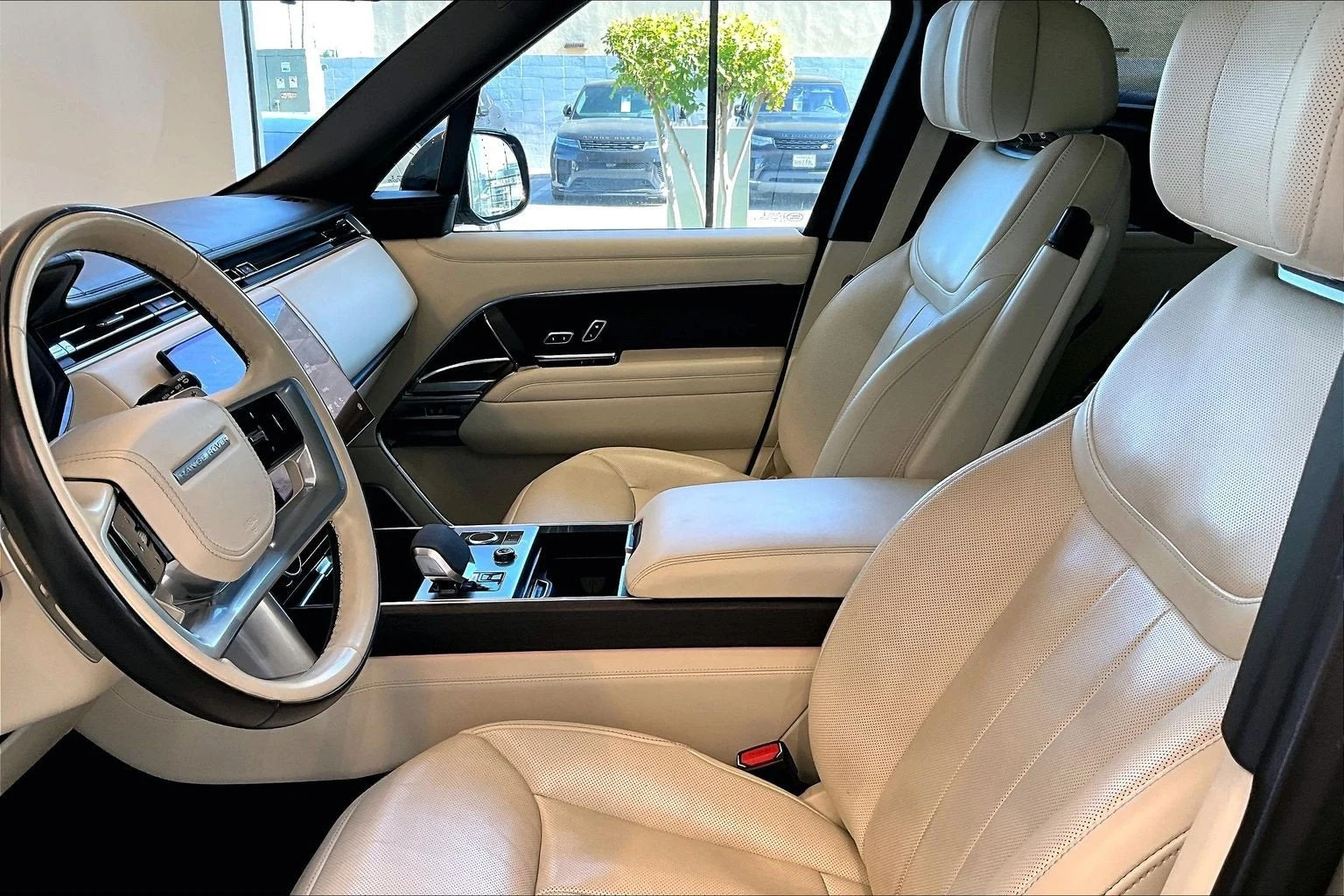 2023 Land Rover Range Rover Autobiography LWB 7 Passenger interior, seats