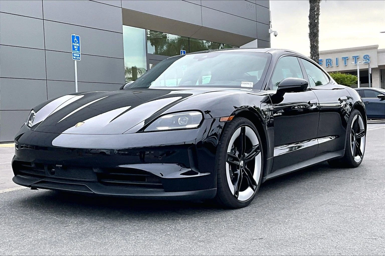 2025 Porsche Taycan, exterior view