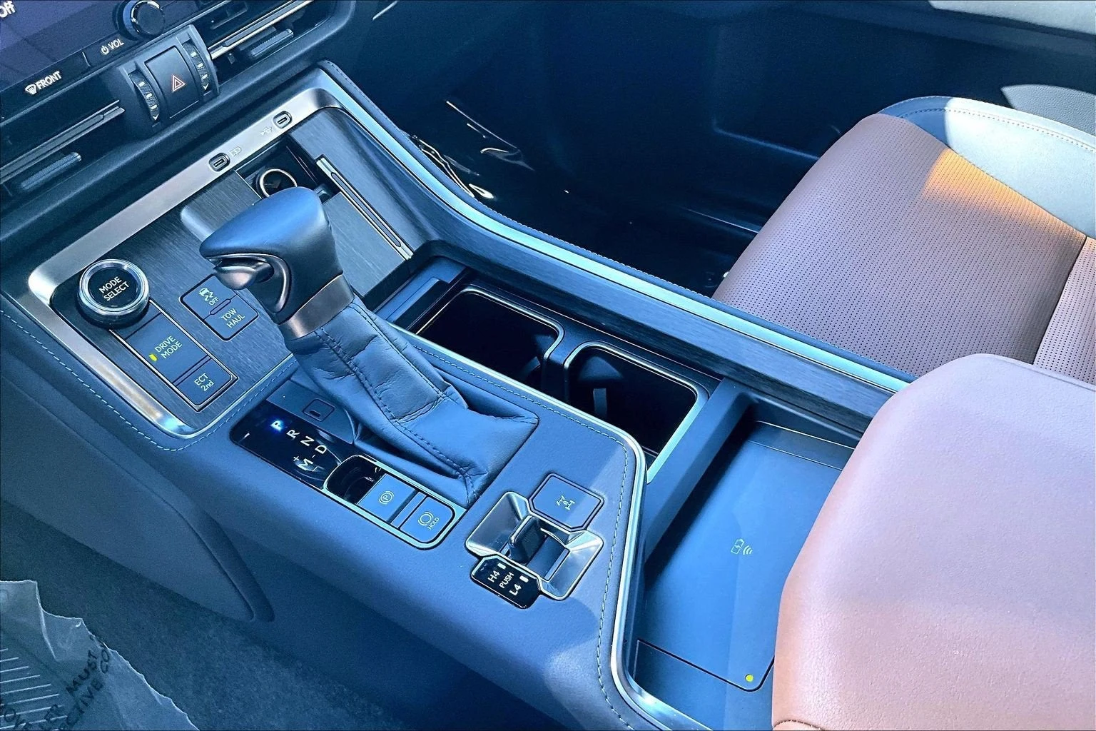 2026 Lexus GX 550 Luxury+ interior, Tan semi-aniline leather