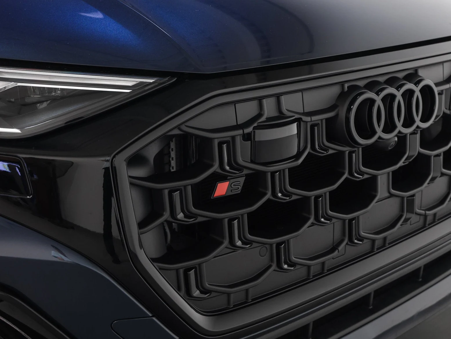 2026 Audi SQ8 4.0T Premium Plus quattro for sale, exterior, Waitomo Blue Metallic