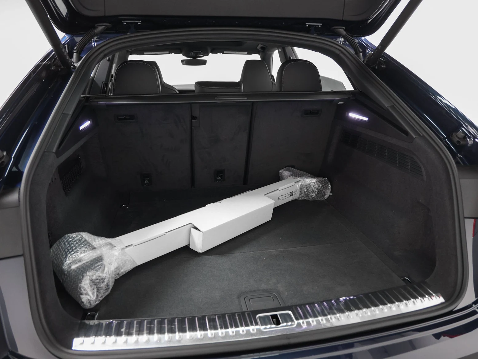 2026 Audi SQ8 4.0T Premium Plus quattro trunk