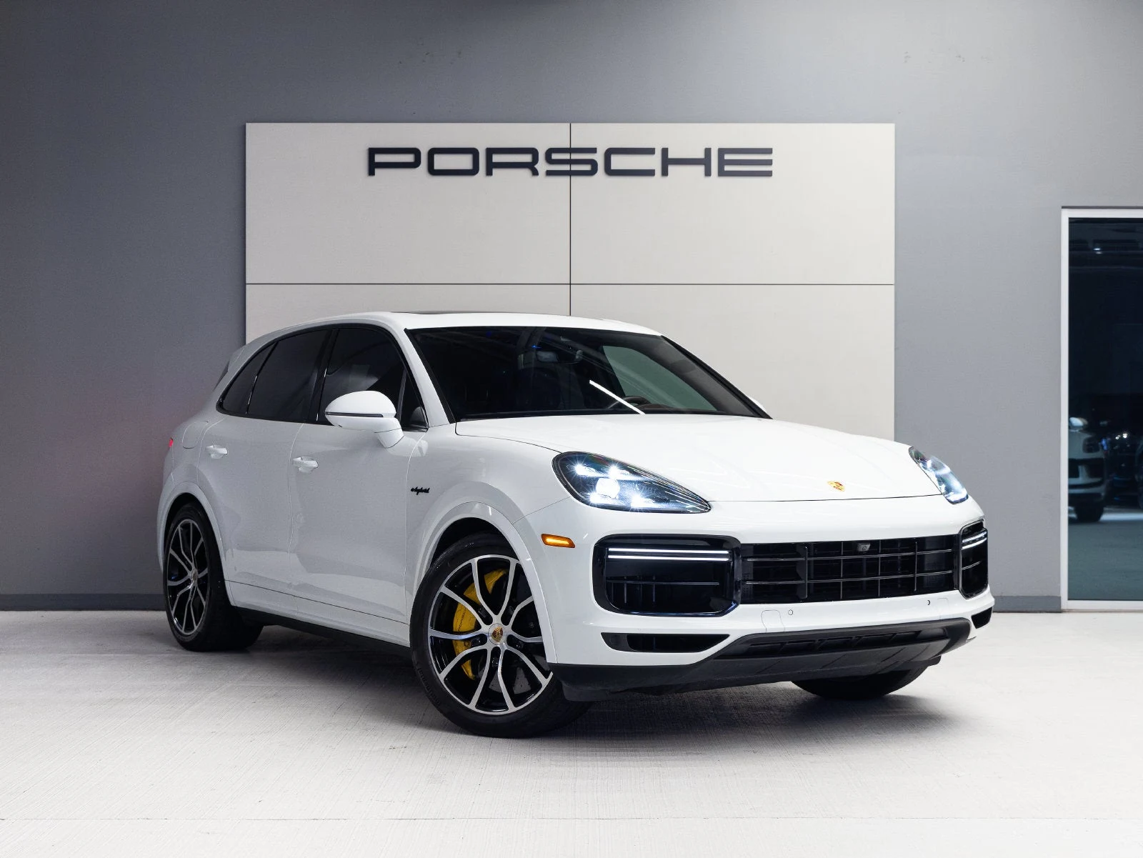 2020 Porsche Cayenne Turbo S E-Hybrid for sale, front three-quarter view, White