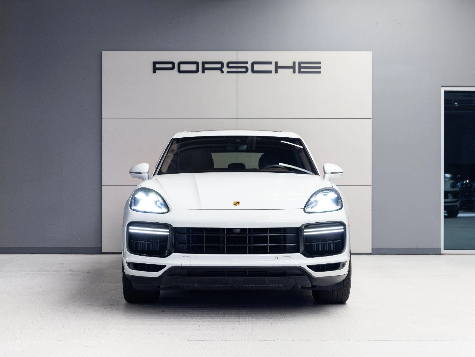 2020 Porsche Cayenne Turbo S E-Hybrid for sale, exterior, White