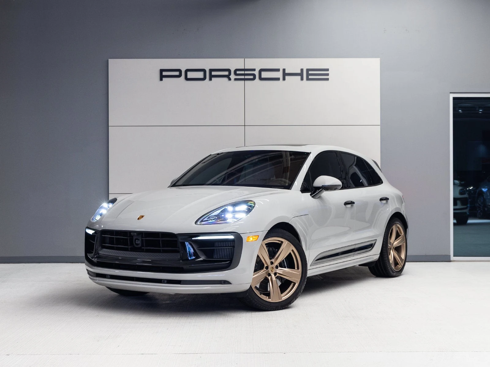 2024 Porsche Macan GTS, exterior view