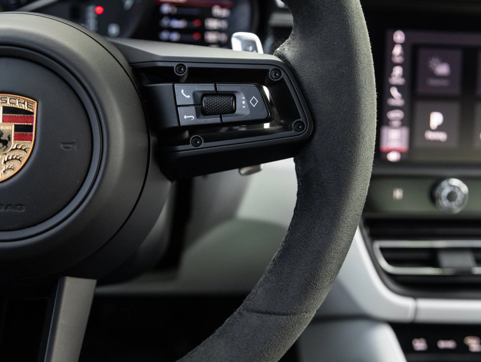 2024 Porsche Macan GTS interior, Black / Pebble Grey leather