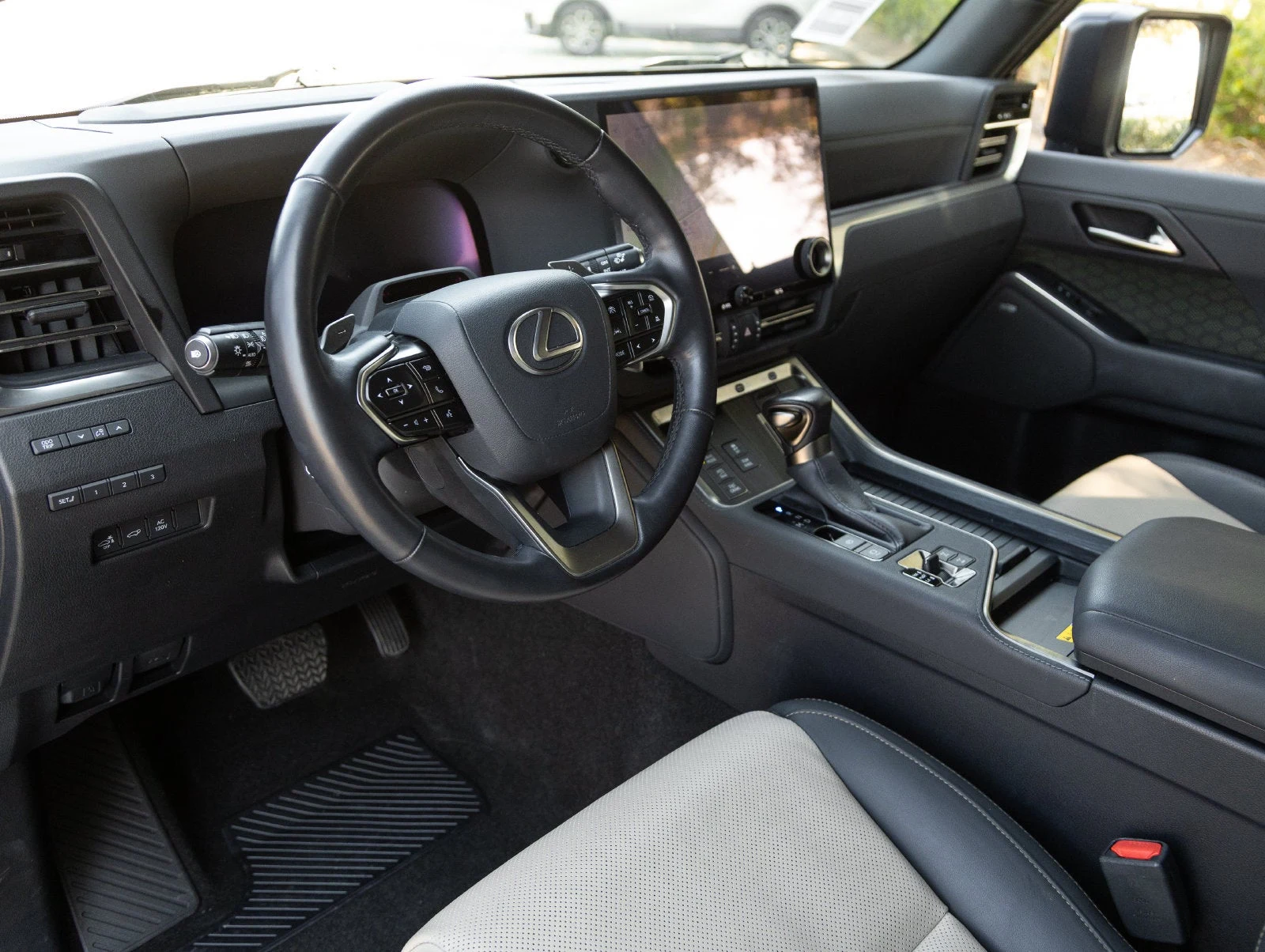 2024 Lexus GX 550 interior, Chateau / Olive NuLuxe