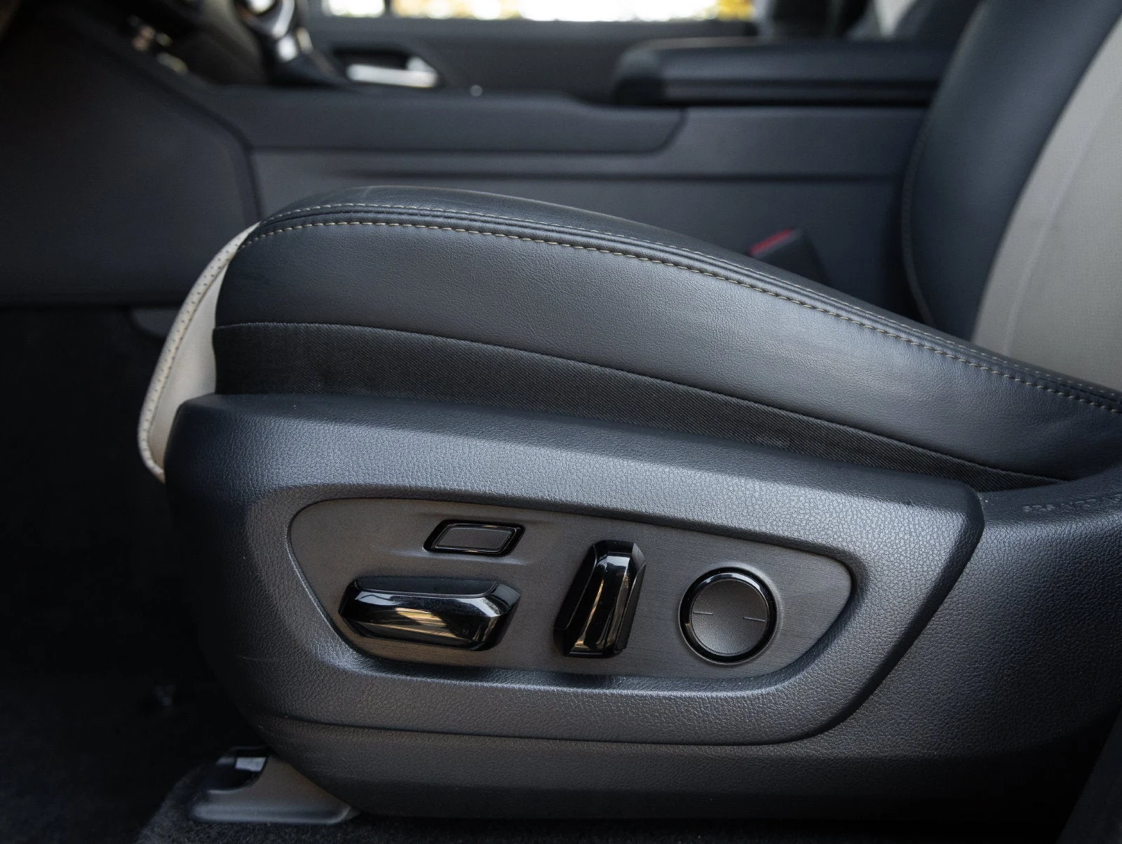 2024 Lexus GX 550 interior, door panel, Chateau / Olive NuLuxe