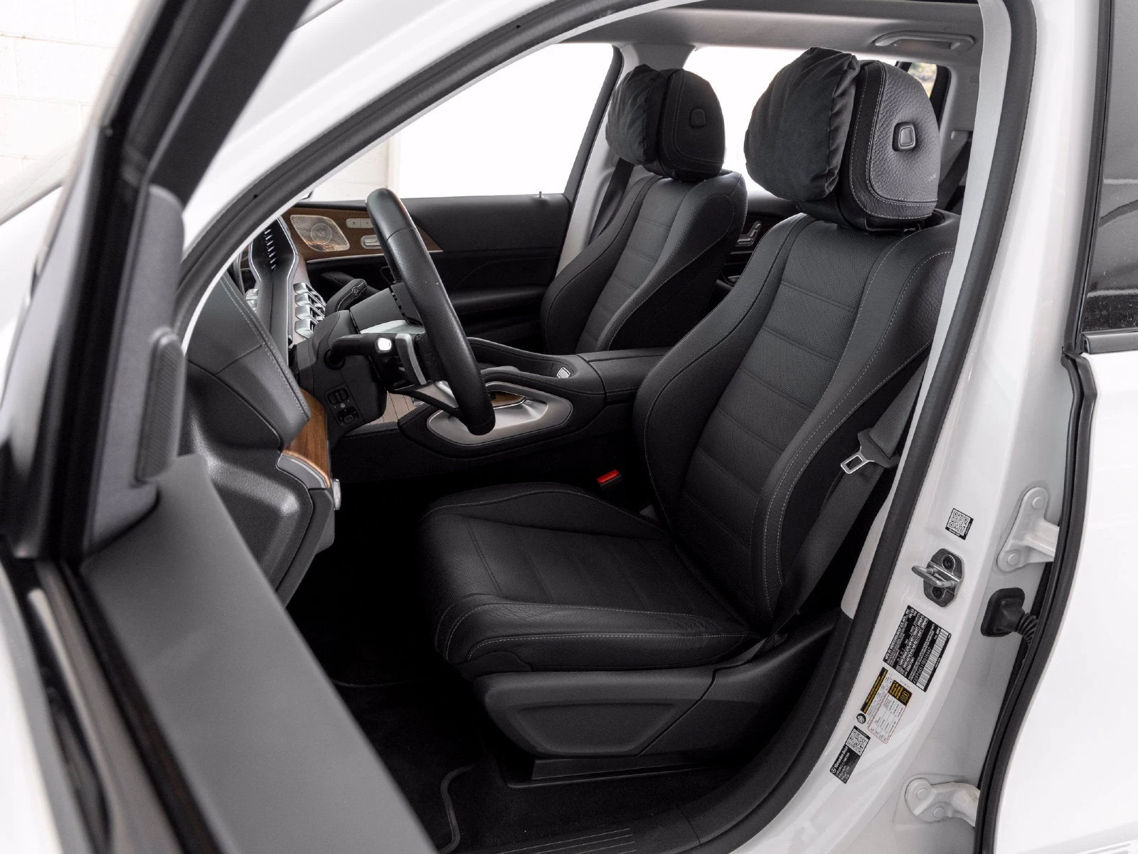 2026 Mercedes-Benz GLS 450 4MATIC interior, seats, Black leather