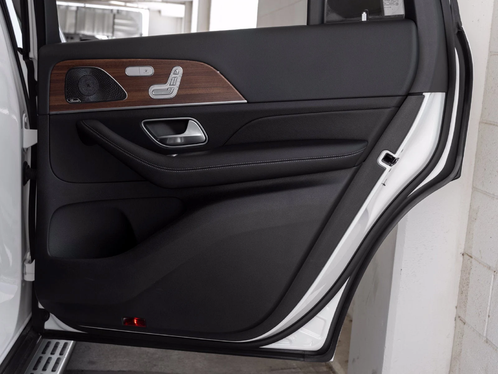 2026 Mercedes-Benz GLS 450 4MATIC interior, door panel, Black leather