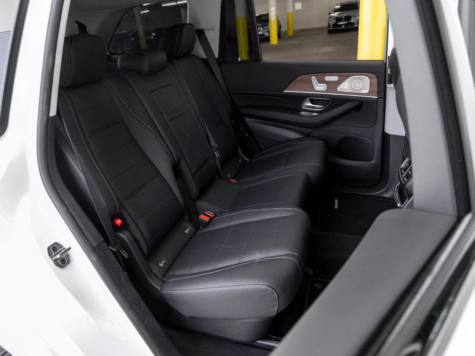 2026 Mercedes-Benz GLS 450 4MATIC interior, seats, Black leather