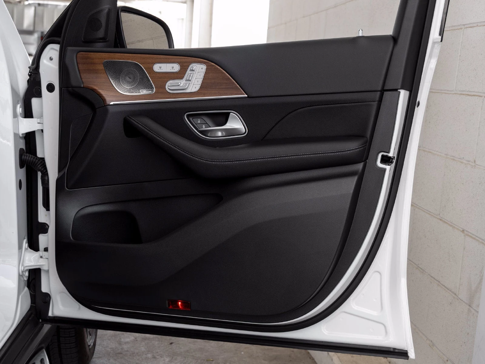2026 Mercedes-Benz GLS 450 4MATIC interior, door panel, Black leather