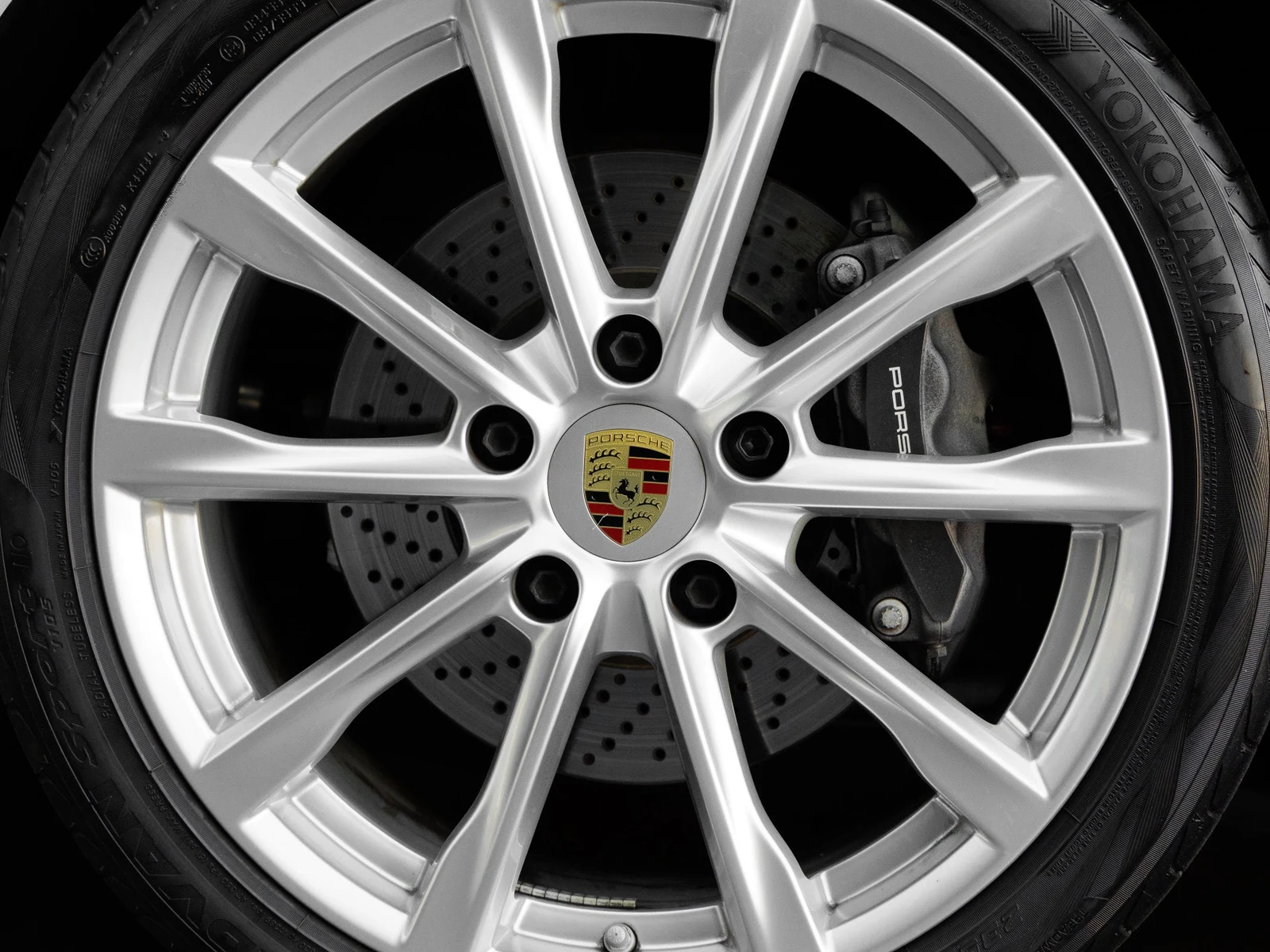 2024 Porsche 718 Cayman wheel