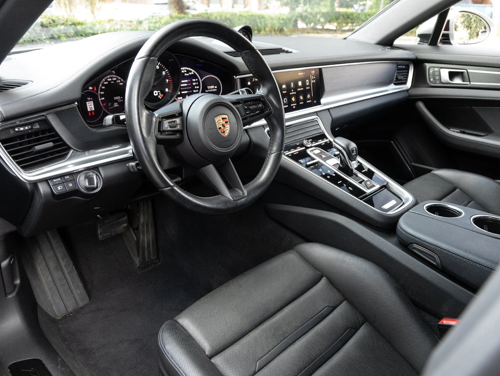 2023 Porsche Panamera 4 Platinum Edition interior, Black standard interior