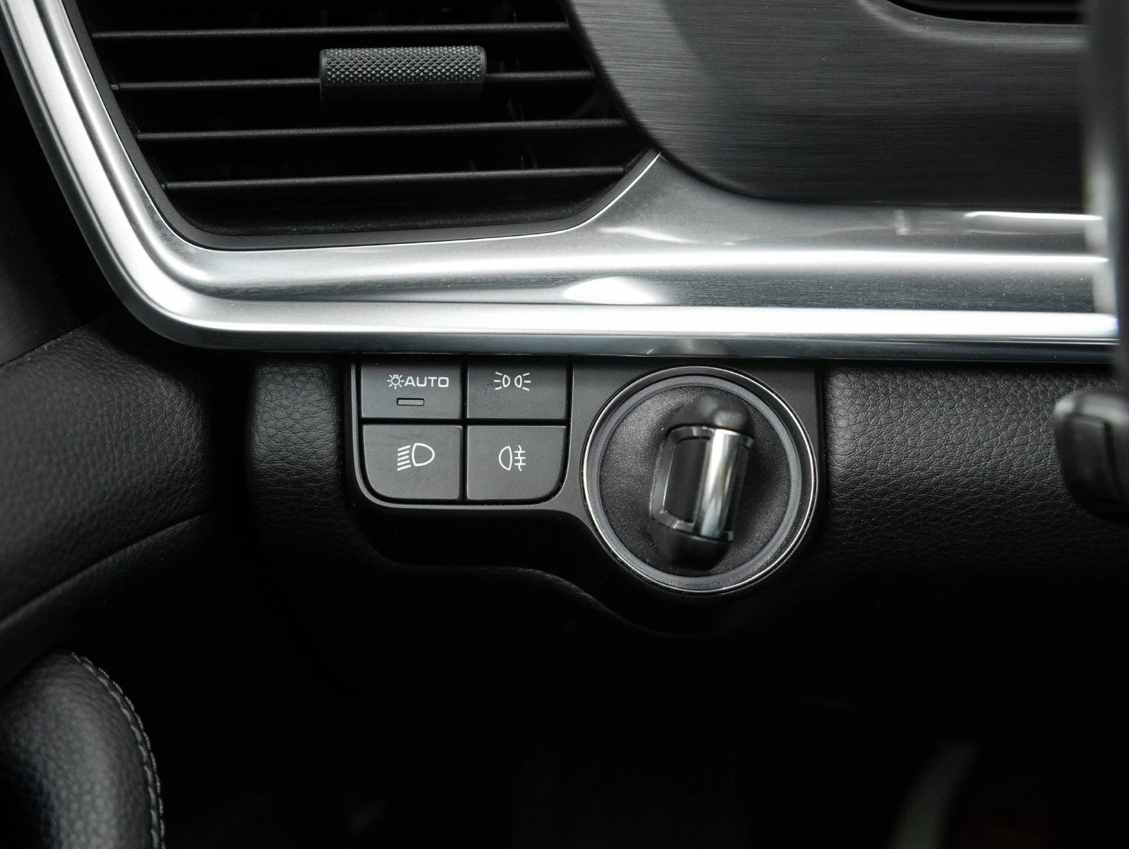 2023 Porsche Panamera 4 Platinum Edition interior, center console, Black standard interior