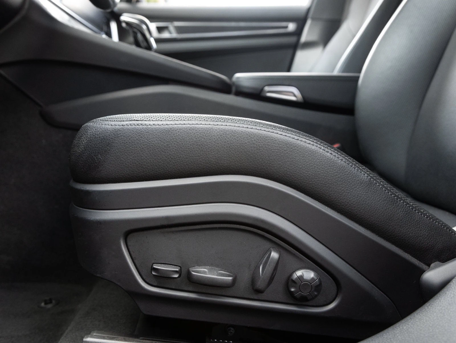 2023 Porsche Panamera 4 Platinum Edition interior, door panel, Black standard interior