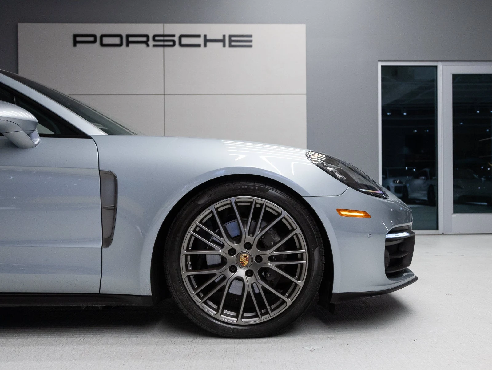 2023 Porsche Panamera Platinum Edition for sale, exterior, Dolomite Silver Metallic