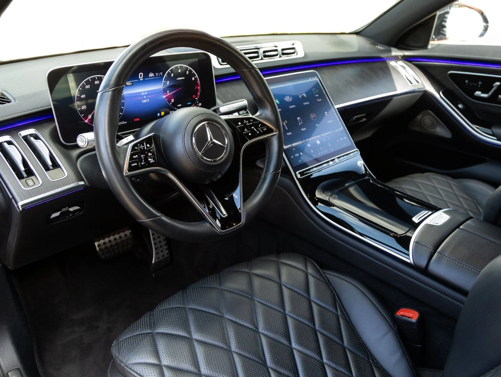 2023 Mercedes-Benz S 580 4MATIC interior, Black Nappa leather