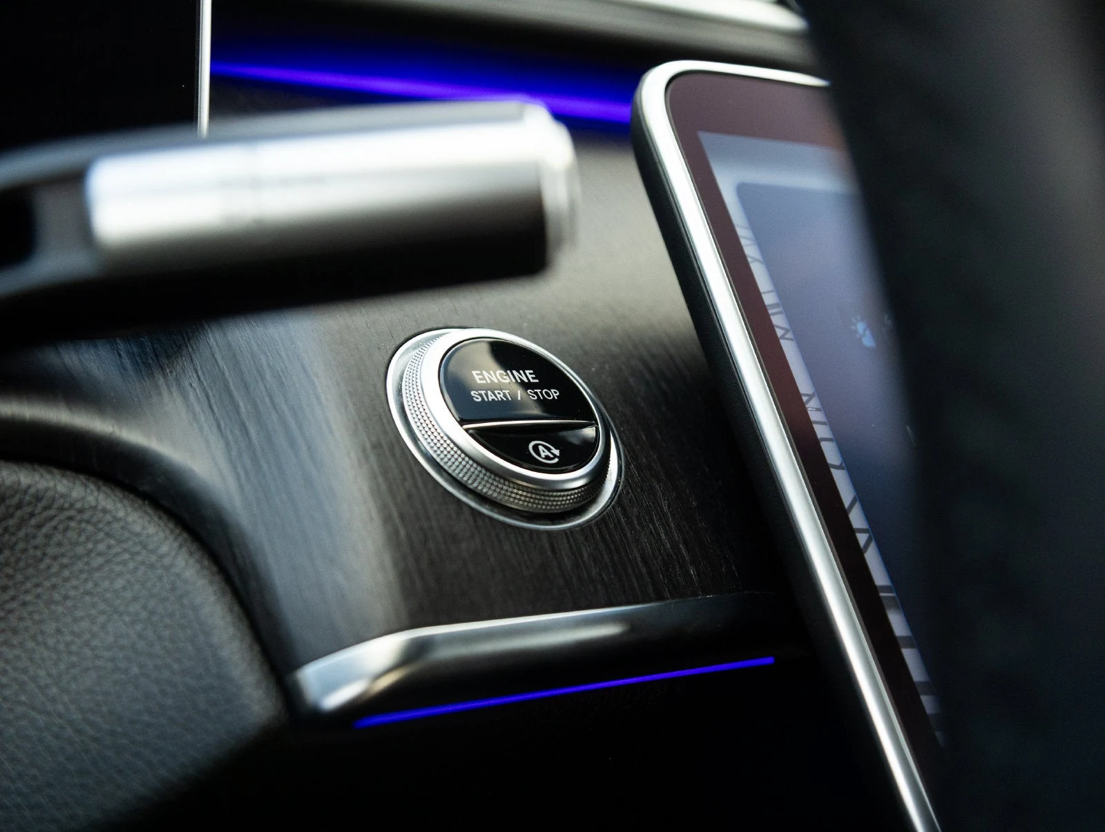 2023 Mercedes-Benz S 580 4MATIC interior, center console, Black Nappa leather