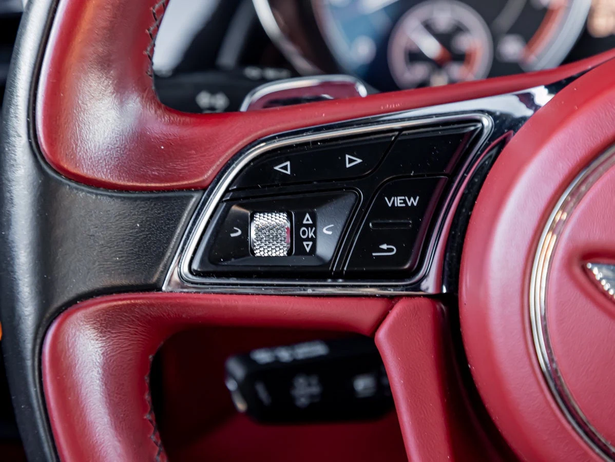 2020 Bentley Bentayga Speed interior, Hotspur hide