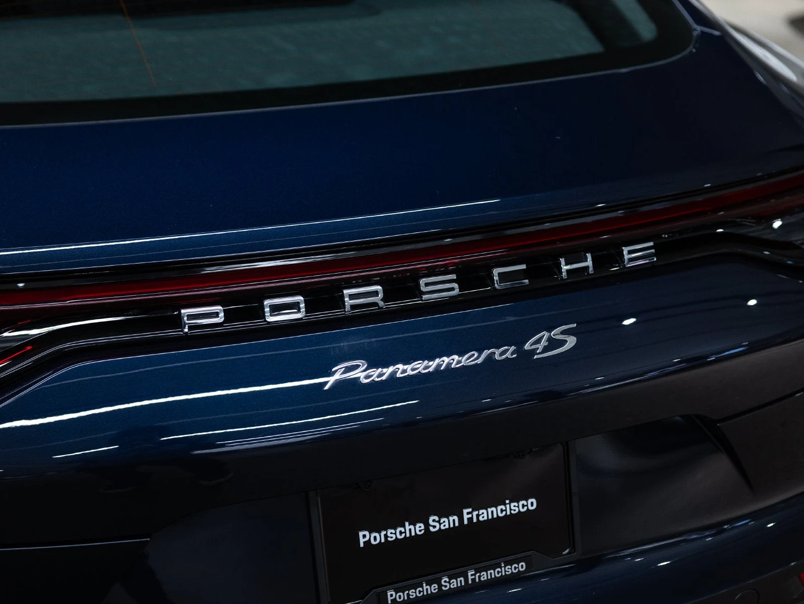 2022 Porsche Panamera 4S, detail