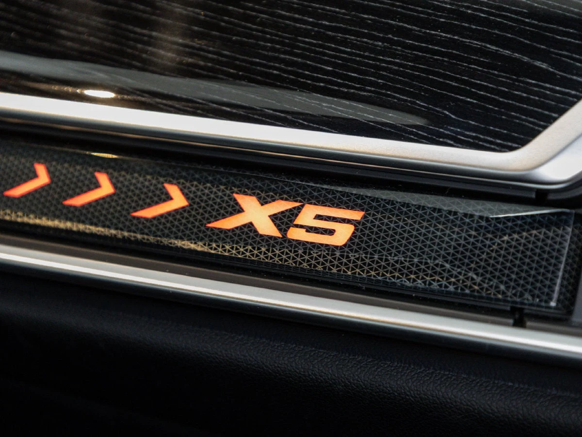 2026 BMW X5 xDrive50e, detail
