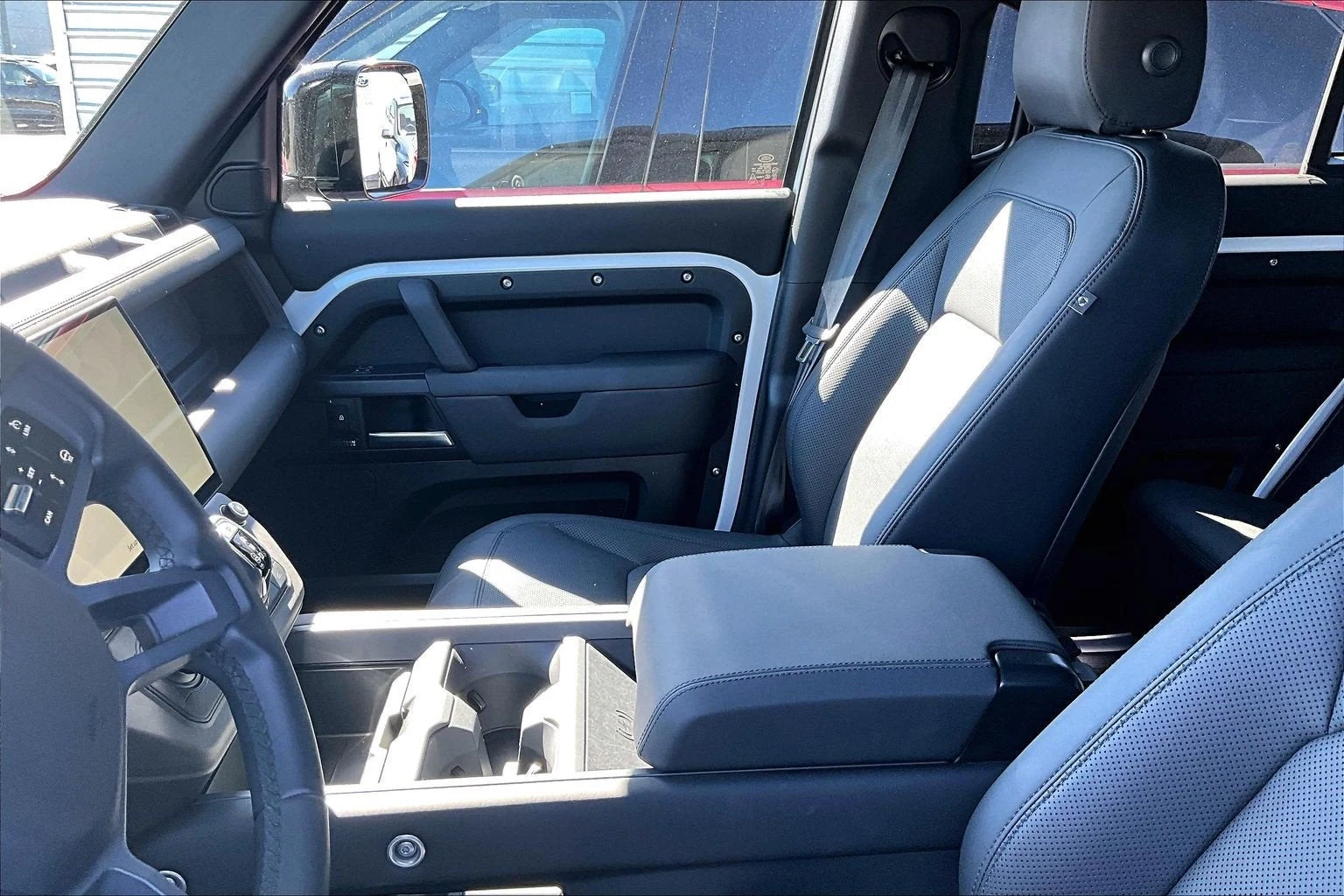 2026 Land Rover Defender 110 X-Dynamic SE 400PS interior, seats, Ebony Resist