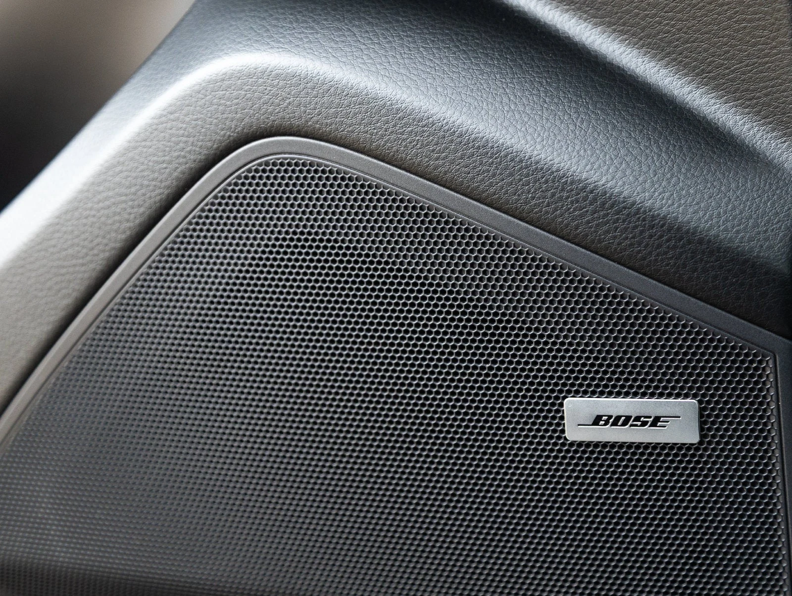 2023 Porsche Cayenne S Platinum Edition interior, Black standard interior