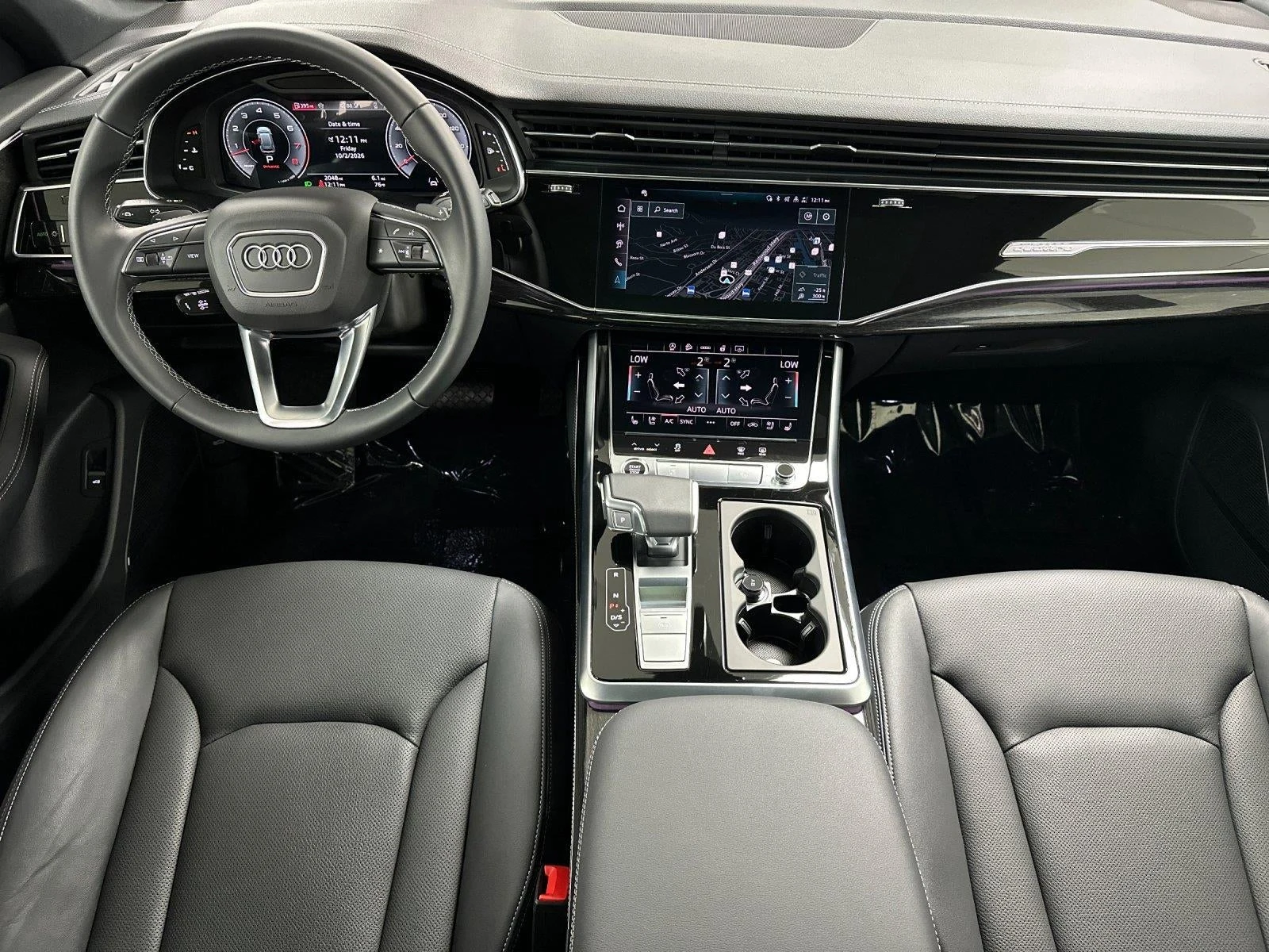 2026 Audi Q8 55 TFSI Premium Plus quattro interior, Black
