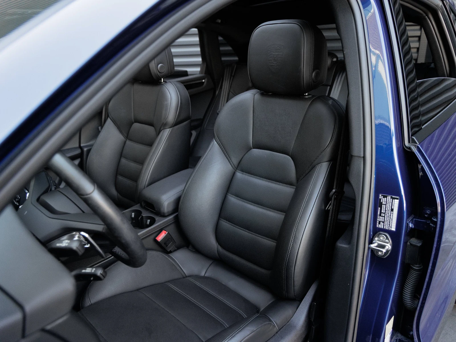 2026 Porsche Macan interior, seats, Black standard interior