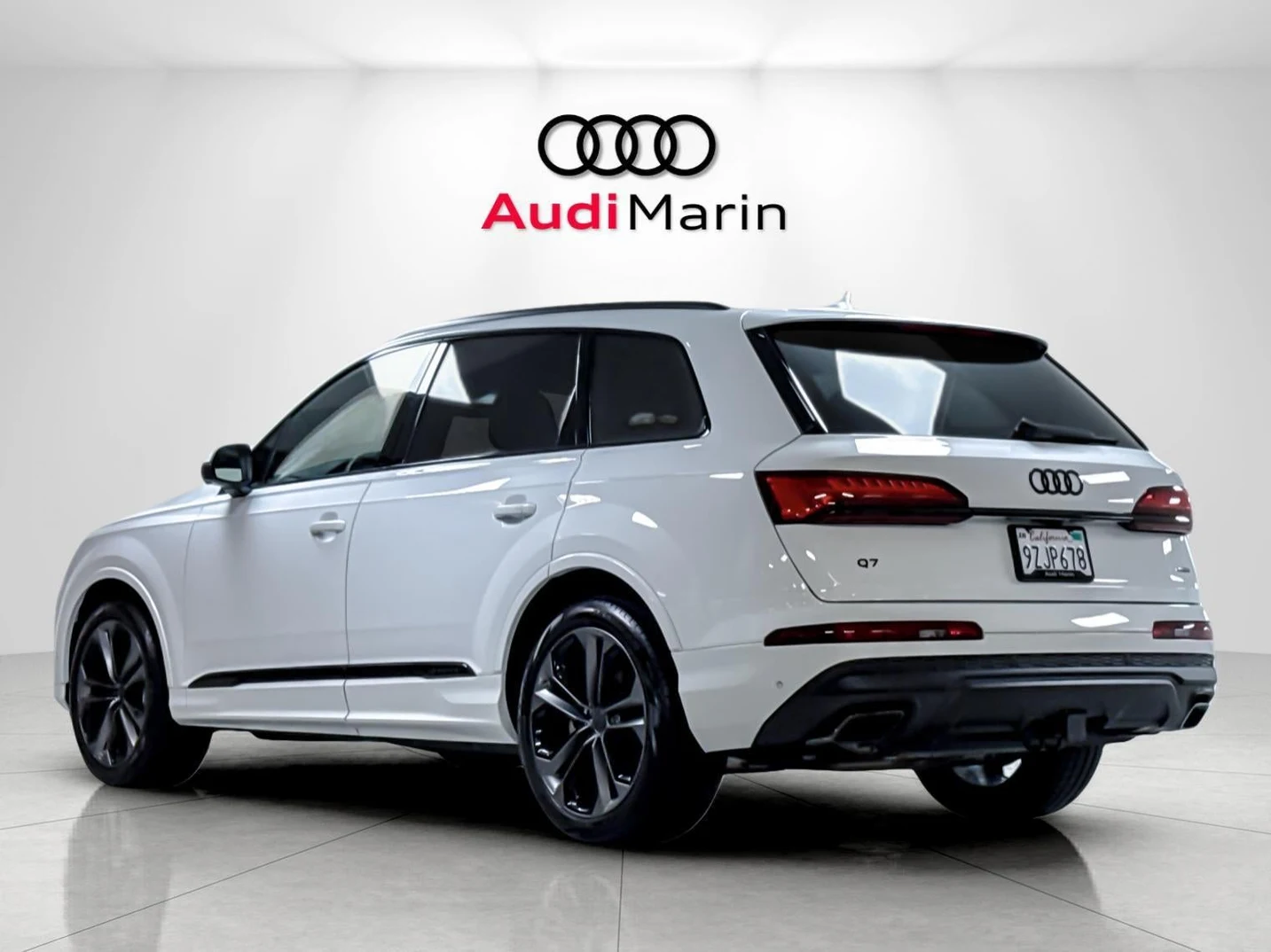 2026 Audi Q7 55 TFSI Premium Plus quattro for sale, exterior, Glacier White Metallic
