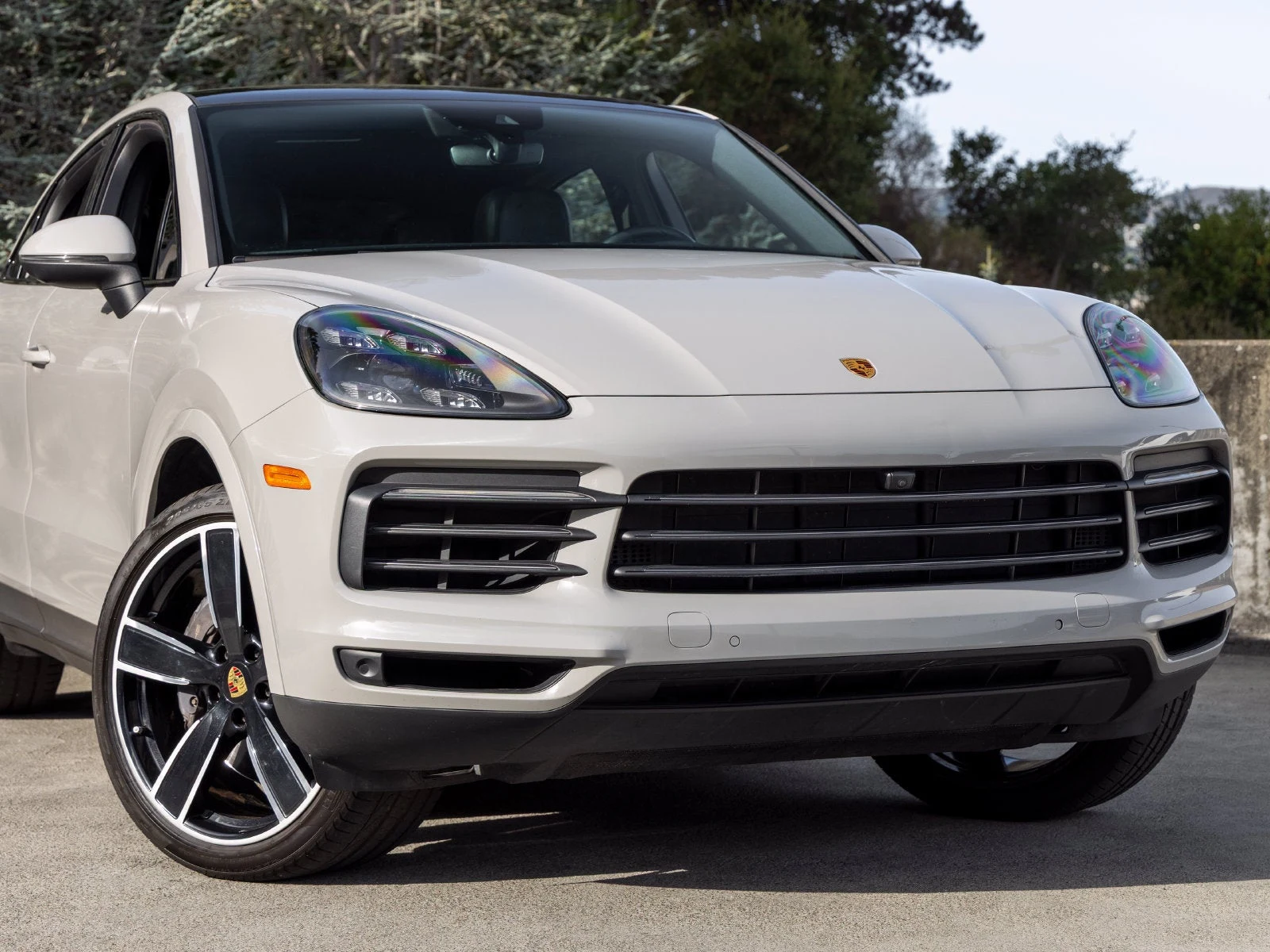 2022 Porsche Cayenne Coupe Platinum Edition for sale, exterior, Chalk