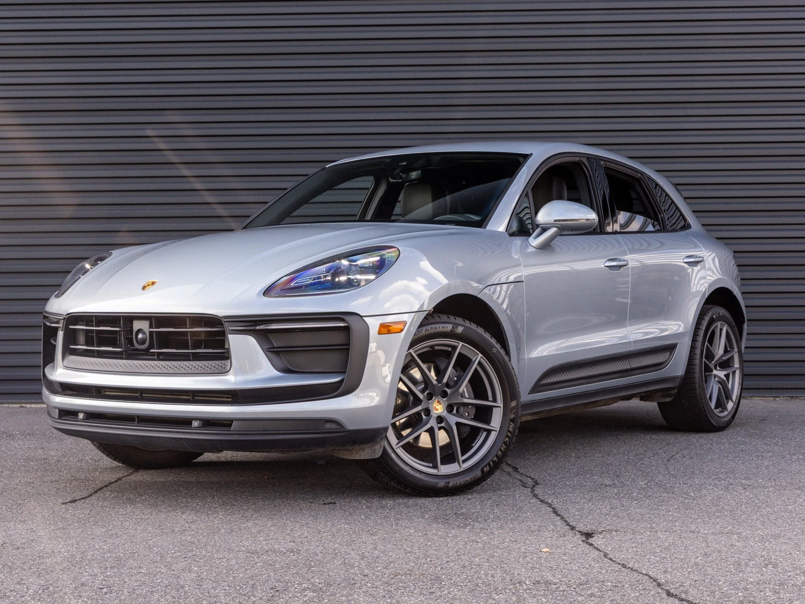 2025 Porsche Macan, exterior view