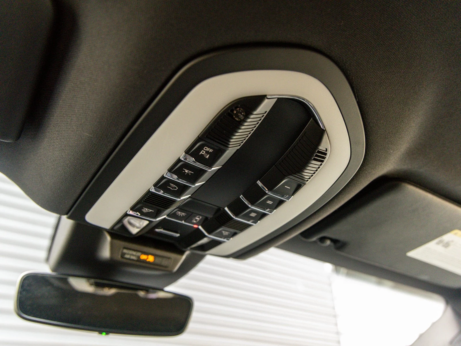 2025 Porsche Macan interior, center console, Black standard interior