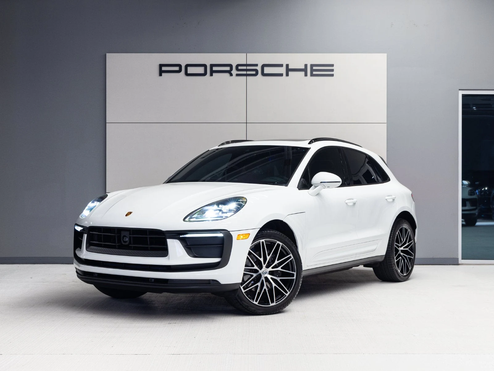2024 Porsche Macan, exterior view
