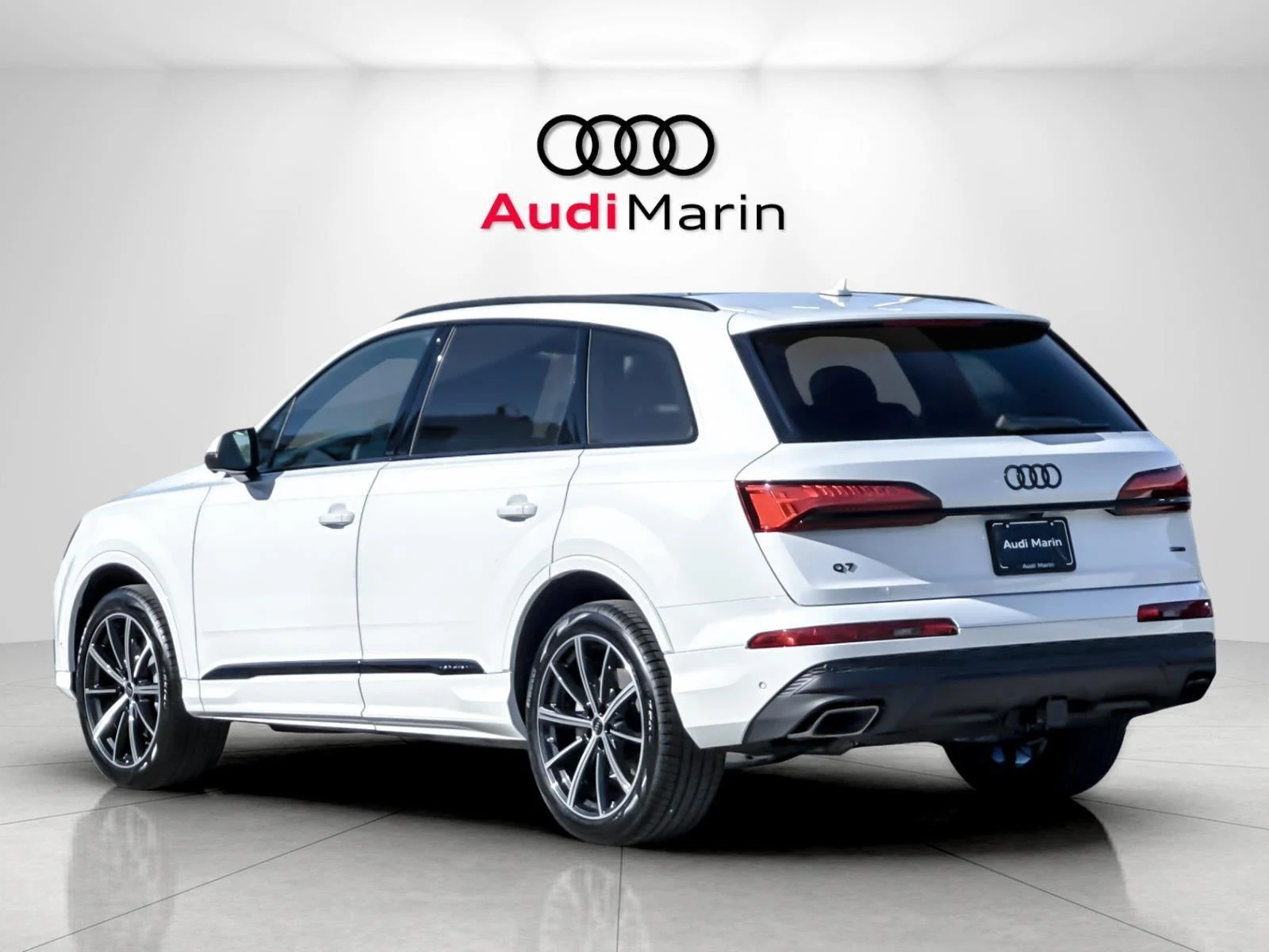 2026 Audi Q7 45 TFSI Premium Plus quattro for sale, exterior, Glacier White Metallic