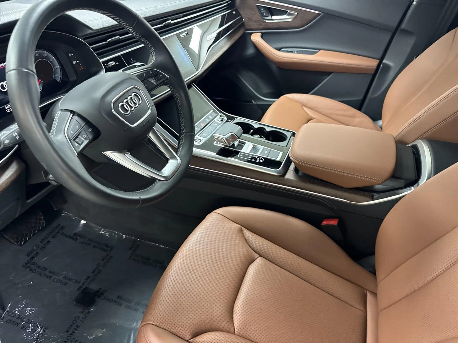 2026 Audi Q7 45 TFSI Premium Plus quattro interior, Okapi Brown leather