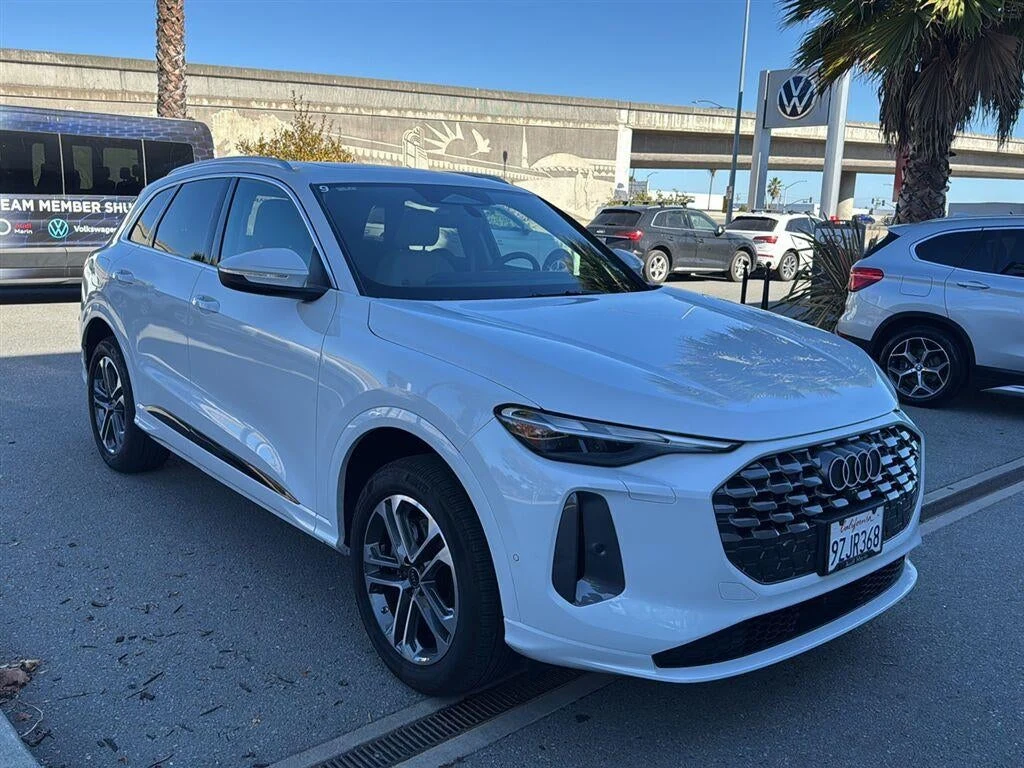 2026 Audi Q5 Premium quattro, exterior view